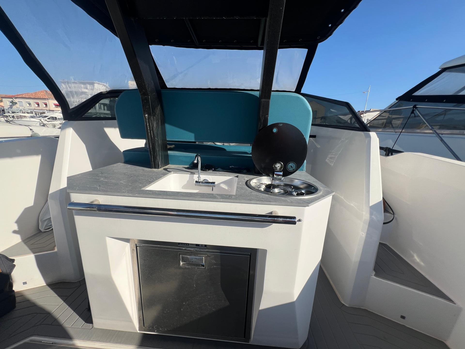 slider 9 Rio Yachts Daytona 34